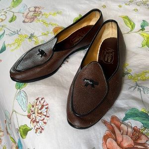 Belgian loafers size 9 1/2 croc brown with black trim and bow. So comfortable